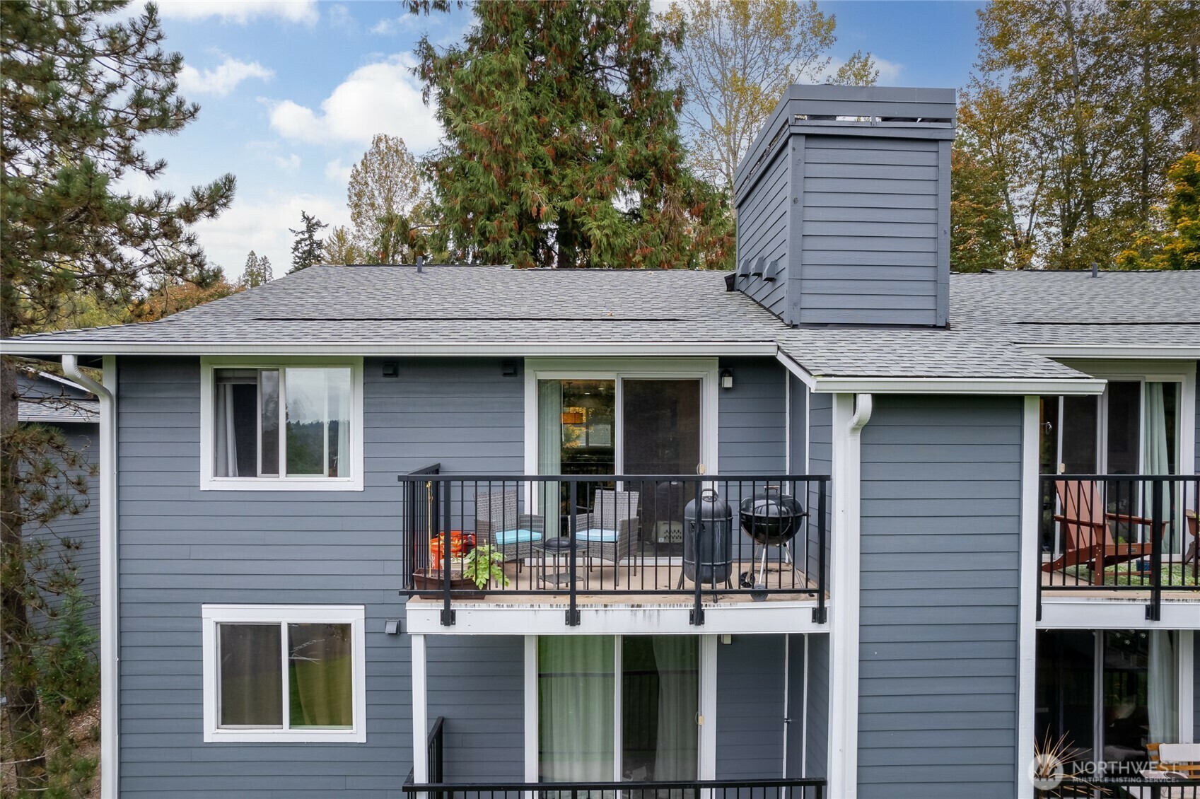 Property Photo:  14225 NE 181st Place Q304  WA 98072 