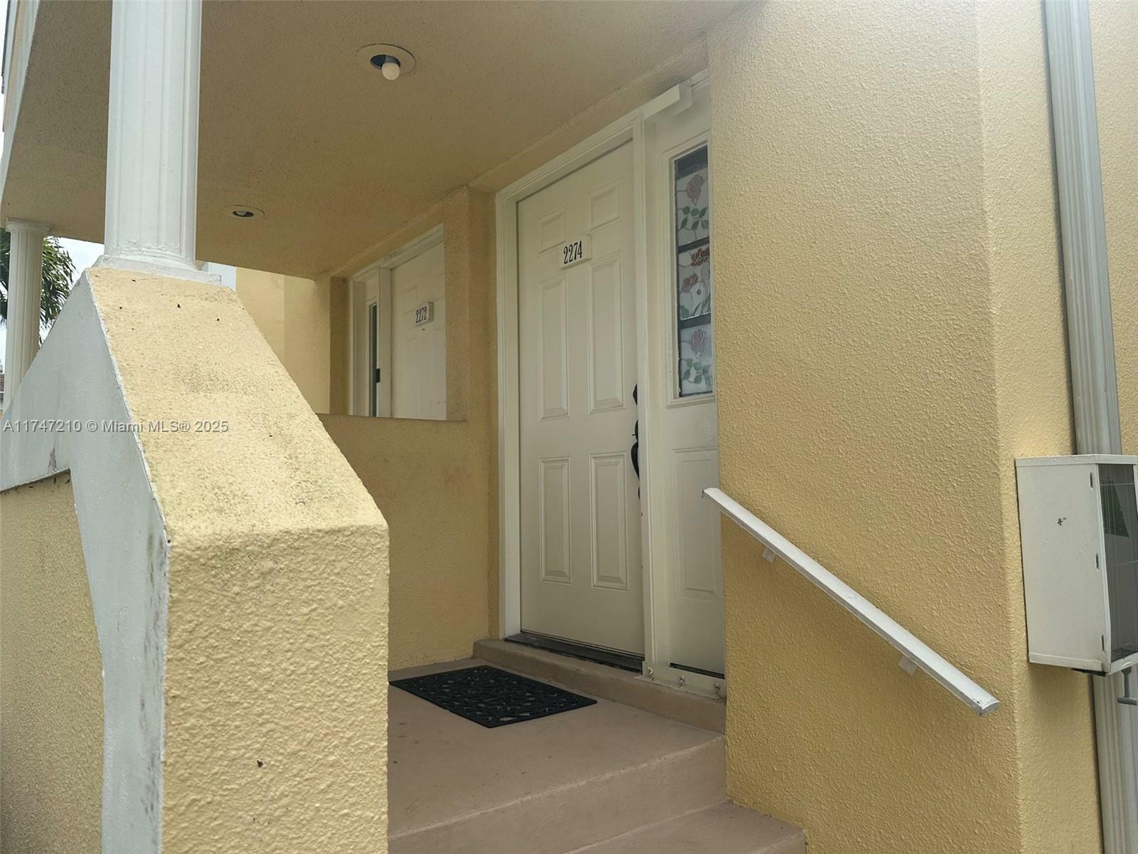 Property Photo:  2274 SE 27th Dr 205-F  FL 33035 