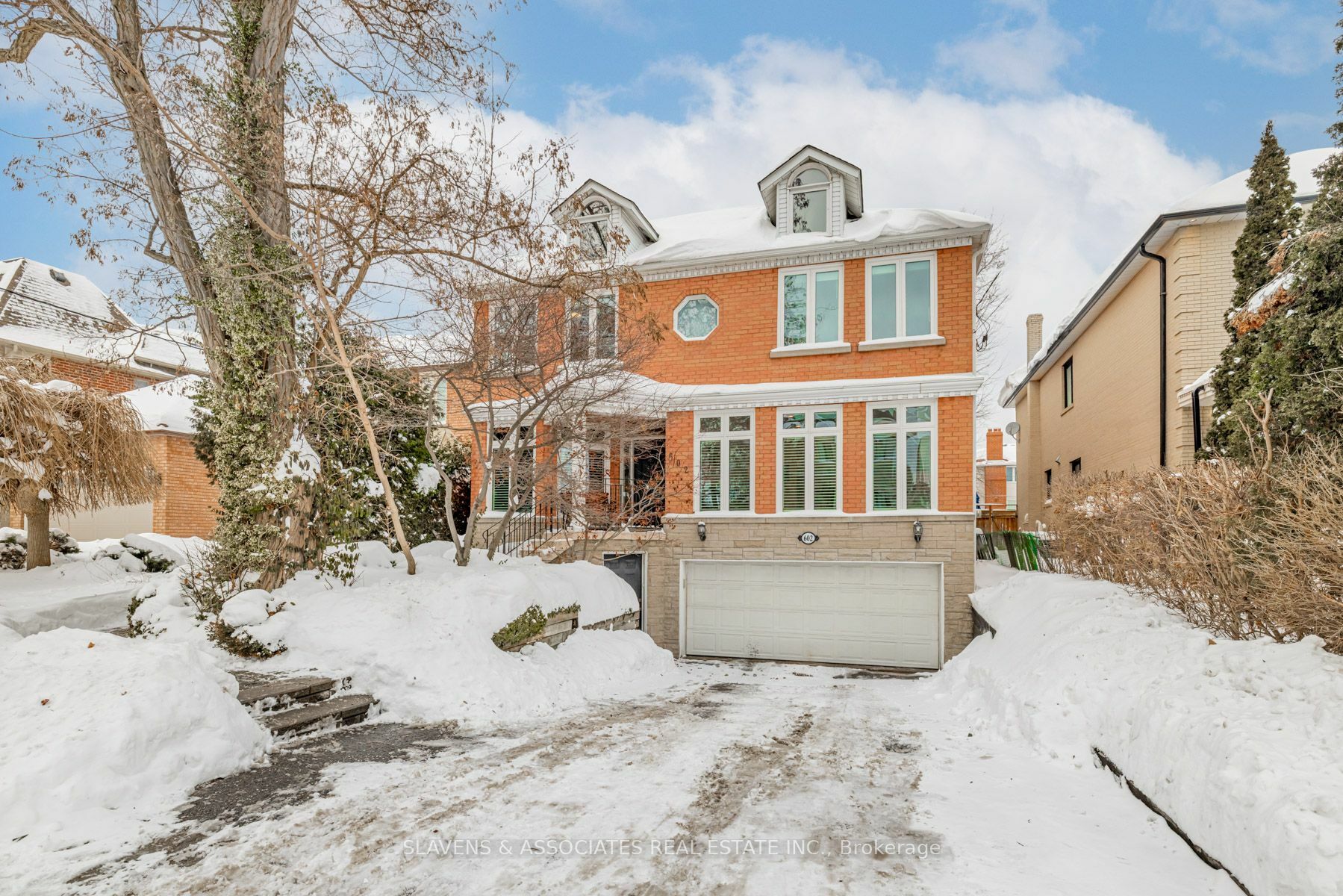 602 Glengrove Ave  Toronto ON M6B 2H8 photo