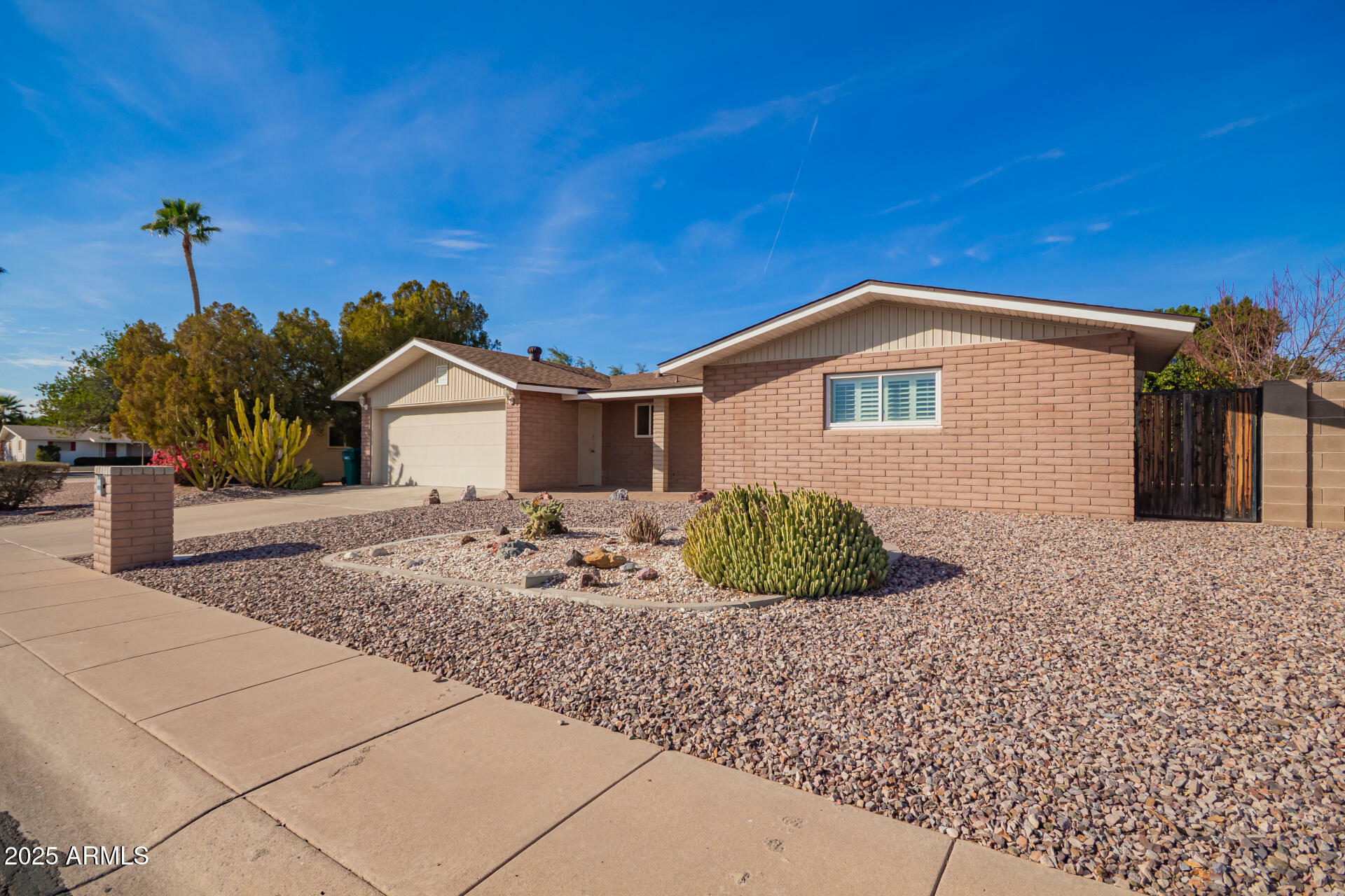 Property Photo: 5618 E Des Moines Street AZ 85205
