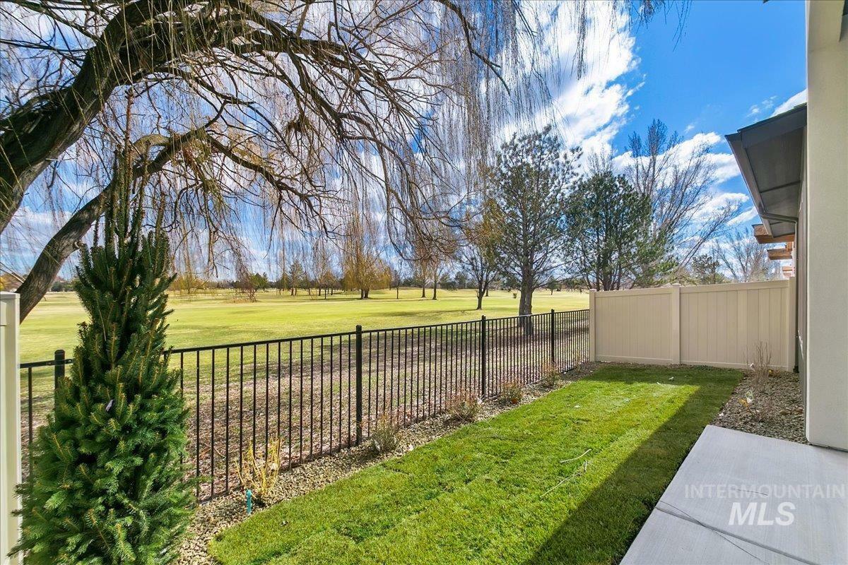 Property Photo: 6464 S Astoria Ave ID 83642