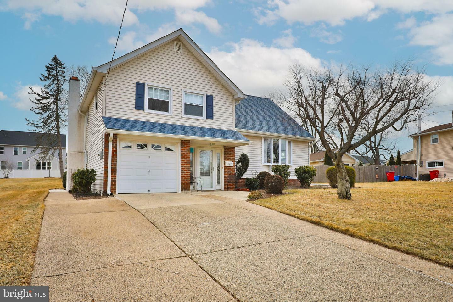 Property Photo:  668 Cheryl Drive  PA 18974 