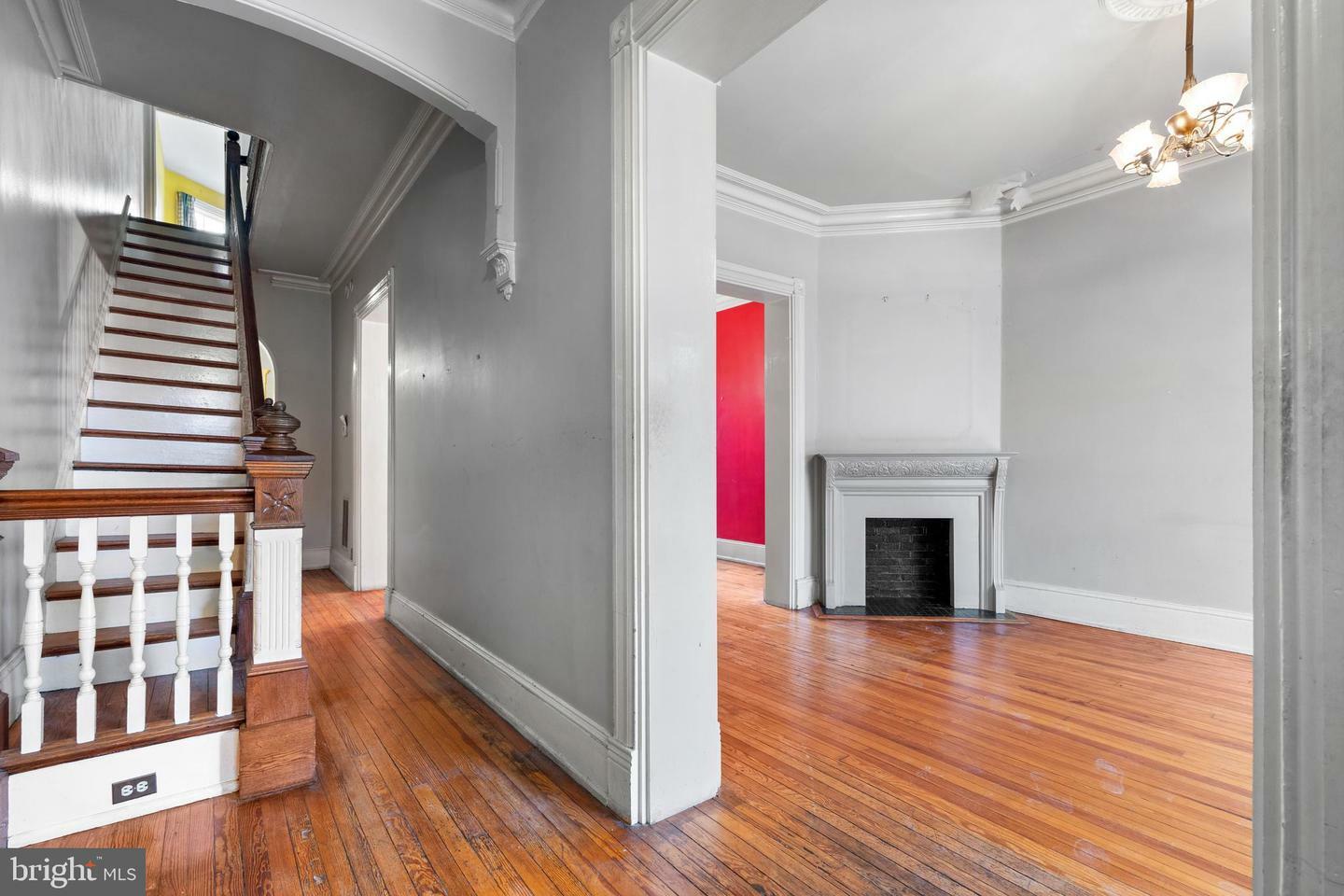 Property Photo:  308 5th Street SE  DC 20003 