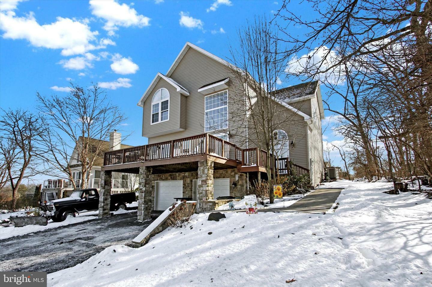 Property Photo:  8 Pleasanton Drive  PA 17316 