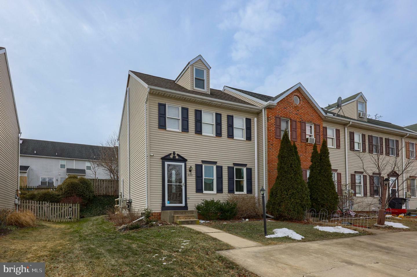 Property Photo:  220 Heatherwood Drive  PA 17522 