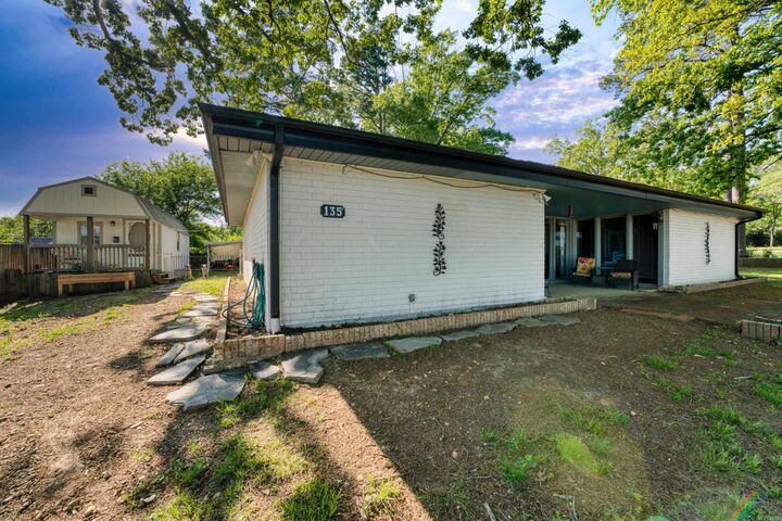 Property Photo:  135 Roundwood Drive  AR 71901 