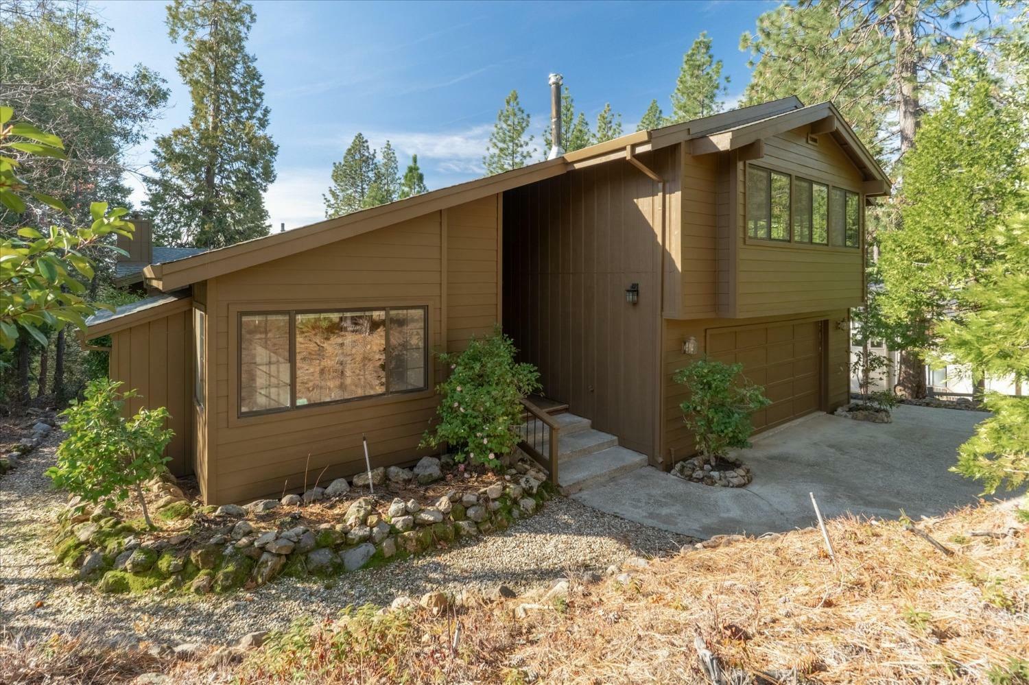 Property Photo: 839 Forest Meadows Drive CA 95247