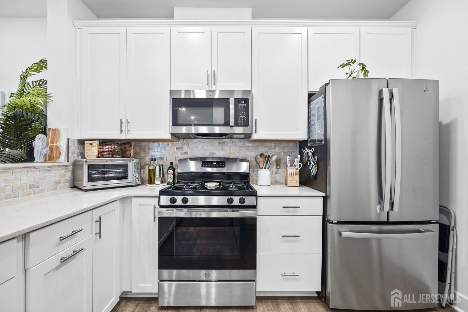 Property Photo:  1114 Vanderberg Boulevard  NJ 08831 