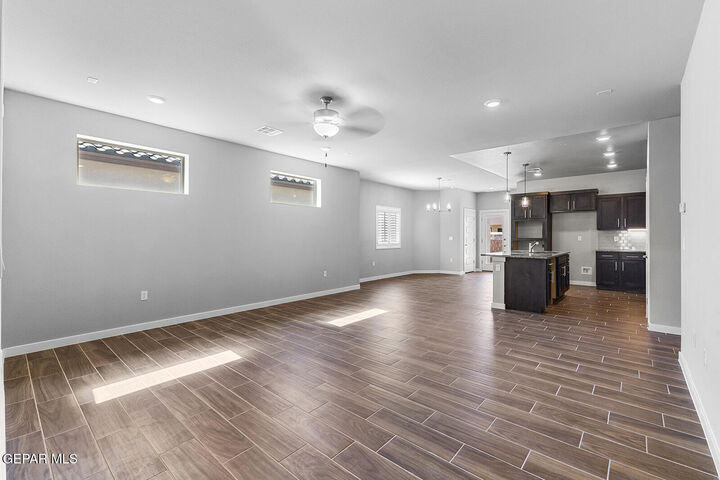 Property Photo:  937 Nayland Place  TX 79928 