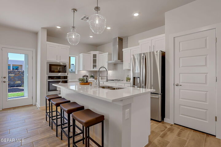 Property Photo:  924 Nayland Place  TX 79928 