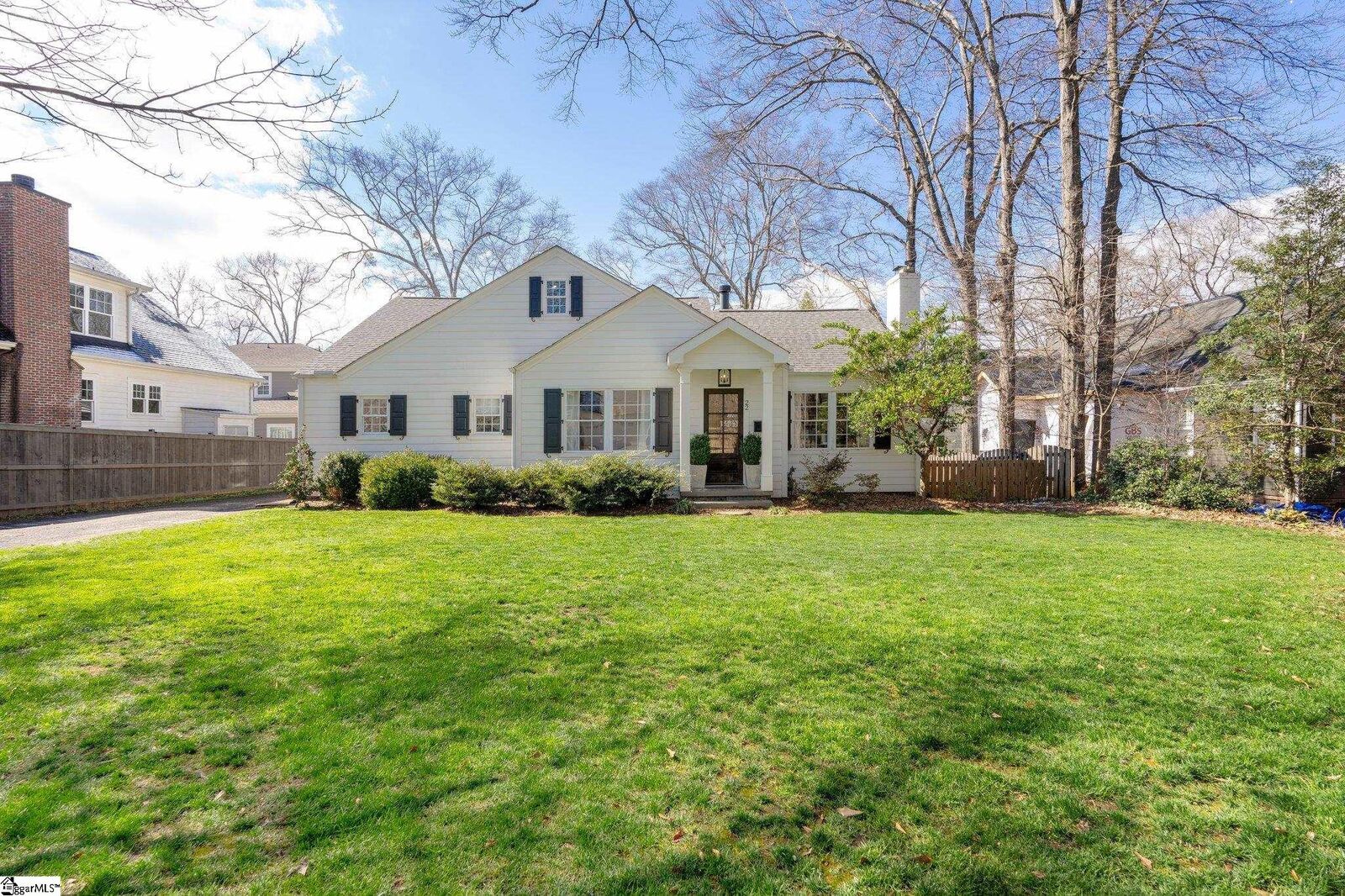 Property Photo: 22 N Brookwood Drive SC 29605