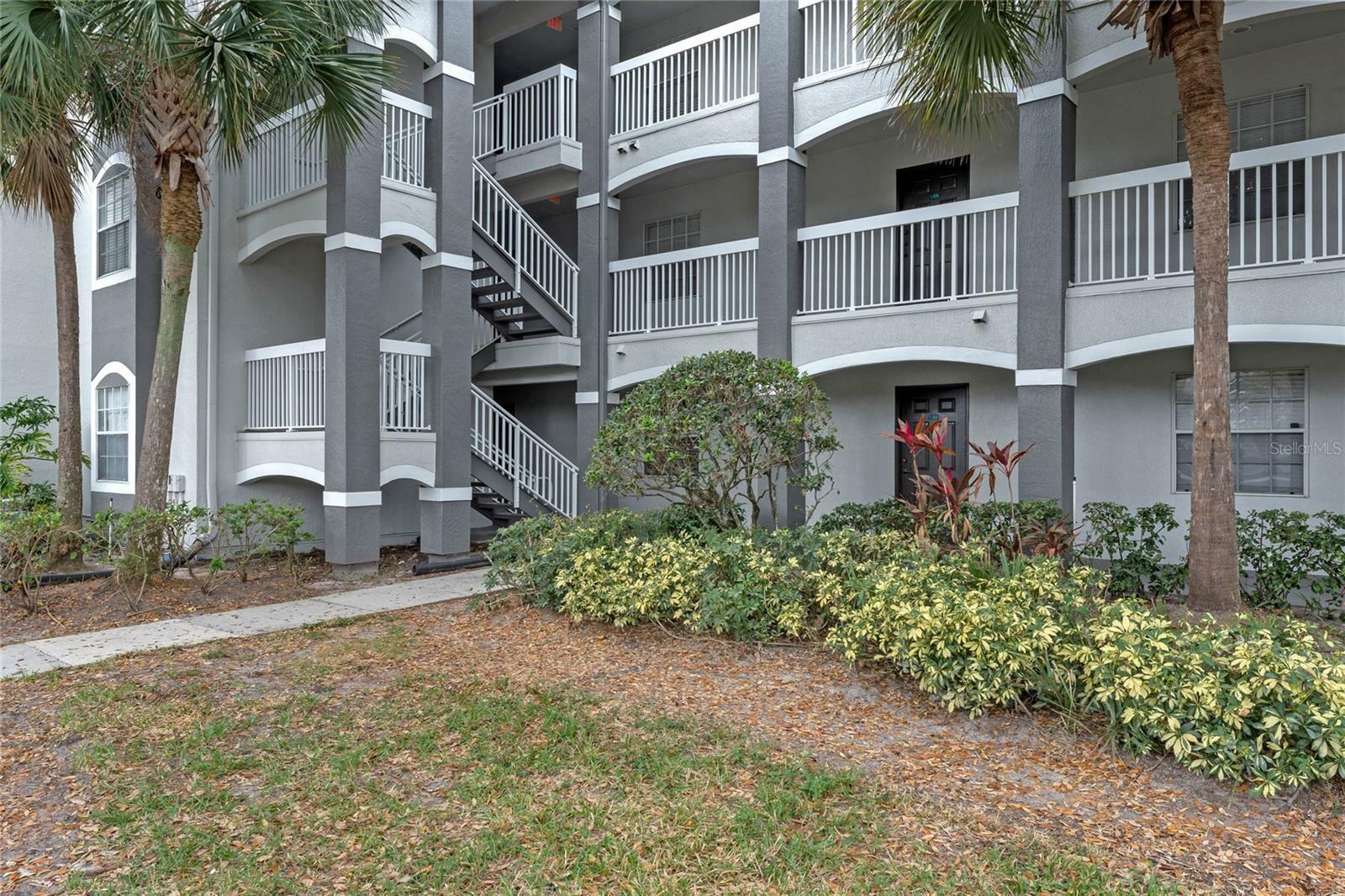 Property Photo:  13929 Fairway Island Drive 813  FL 32837 