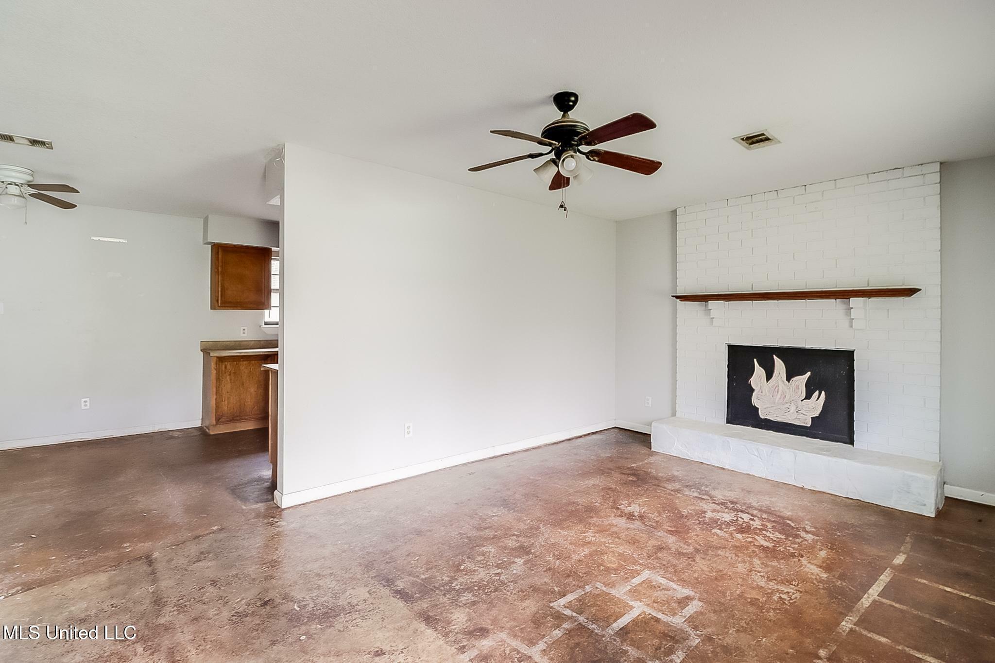 Property Photo:  403 Combel Street  MS 39576 