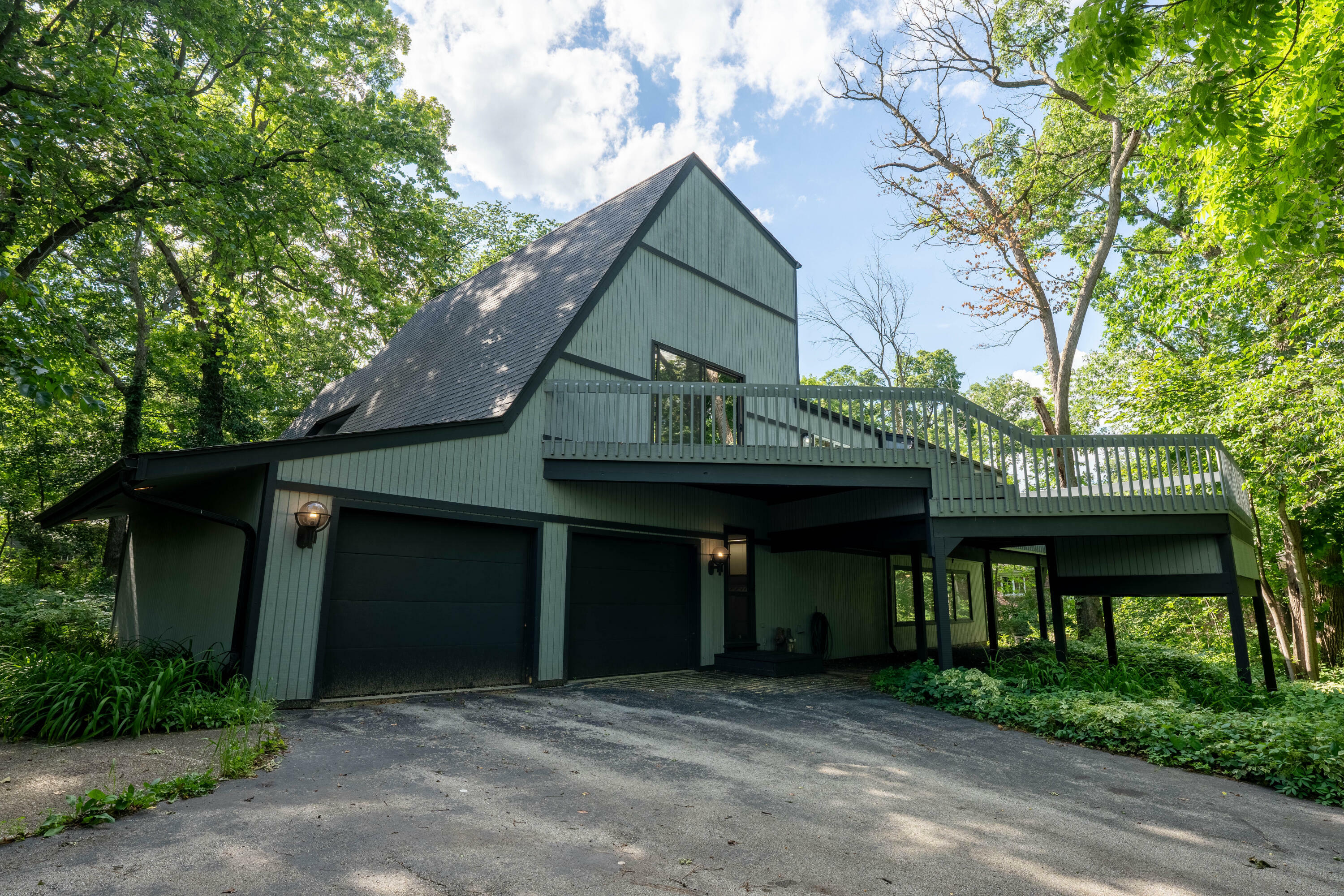 1725 Old Oak Ct  Brookfield WI 53005 photo