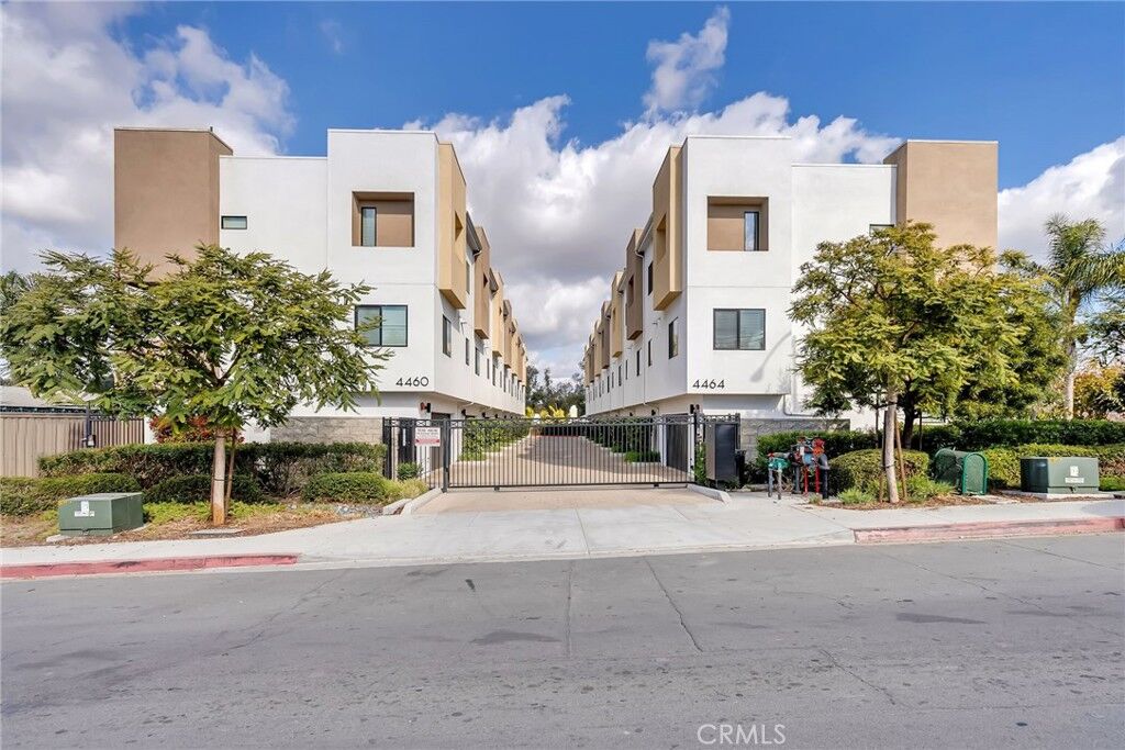 Property Photo: 4460 Ocean View Boulevard 4 CA 92113
