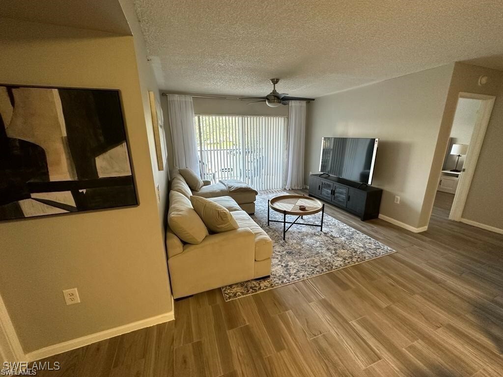 Property Photo:  1150 Wildwood Lakes Boulevard 8  FL 34104 