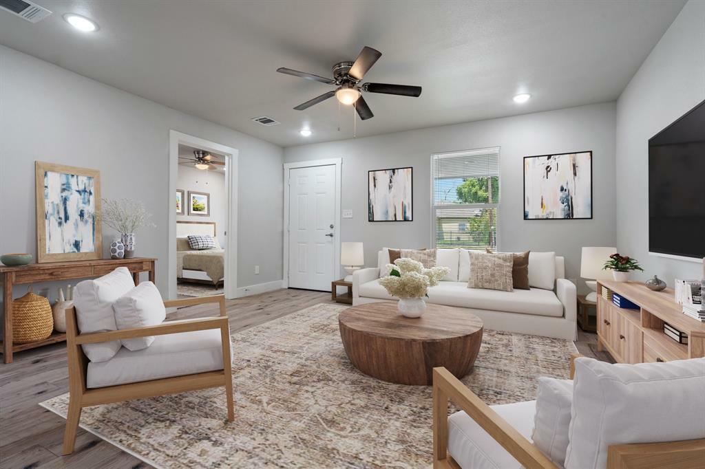 Property Photo: 2126 Hudspeth Avenue TX 75216