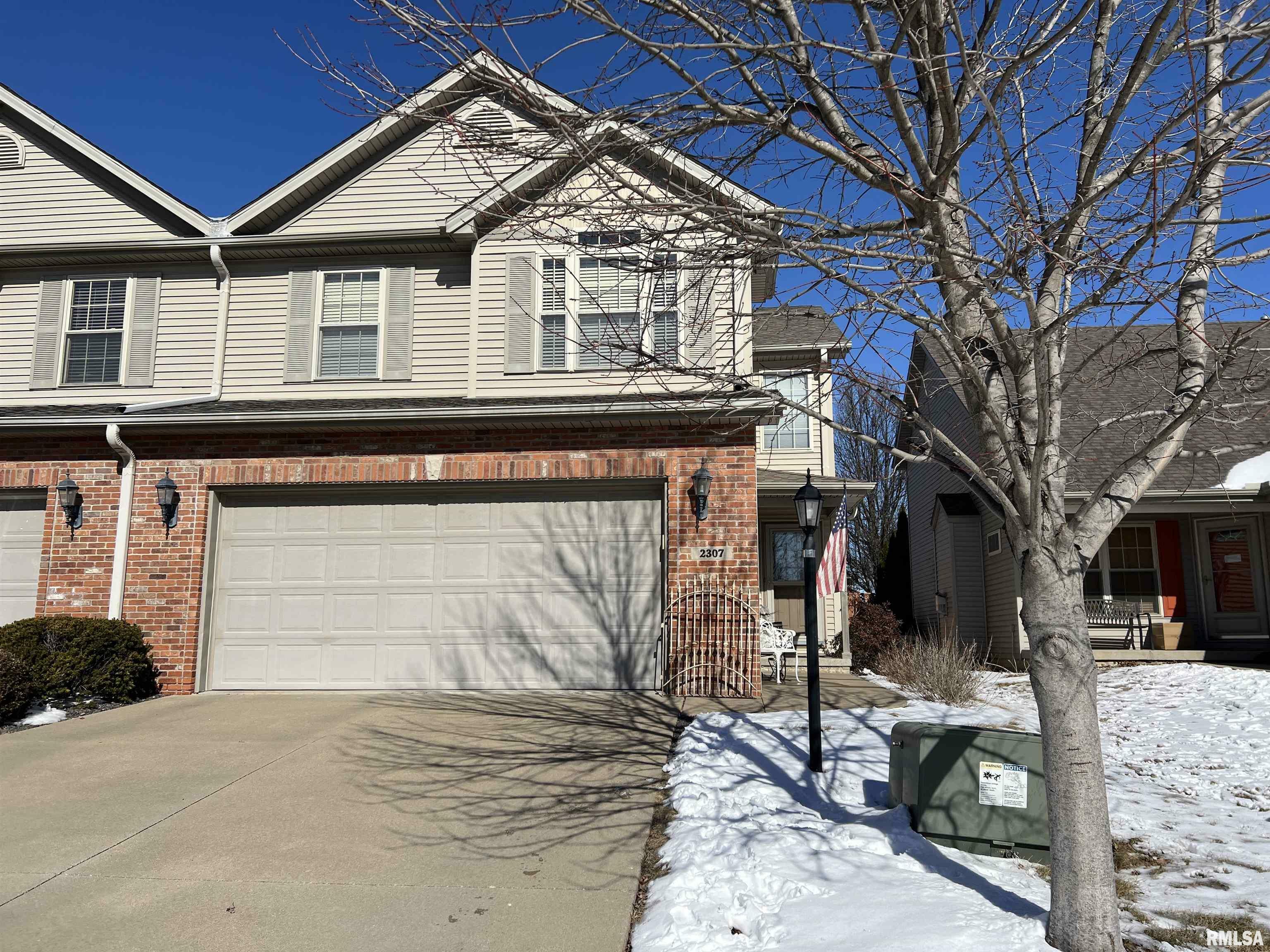 Property Photo:  2307 W Kenfield Court  IL 61615 