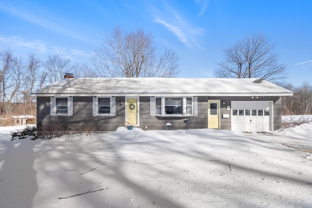 Property Photo:  82 Glenwood Rd  MA 01543 