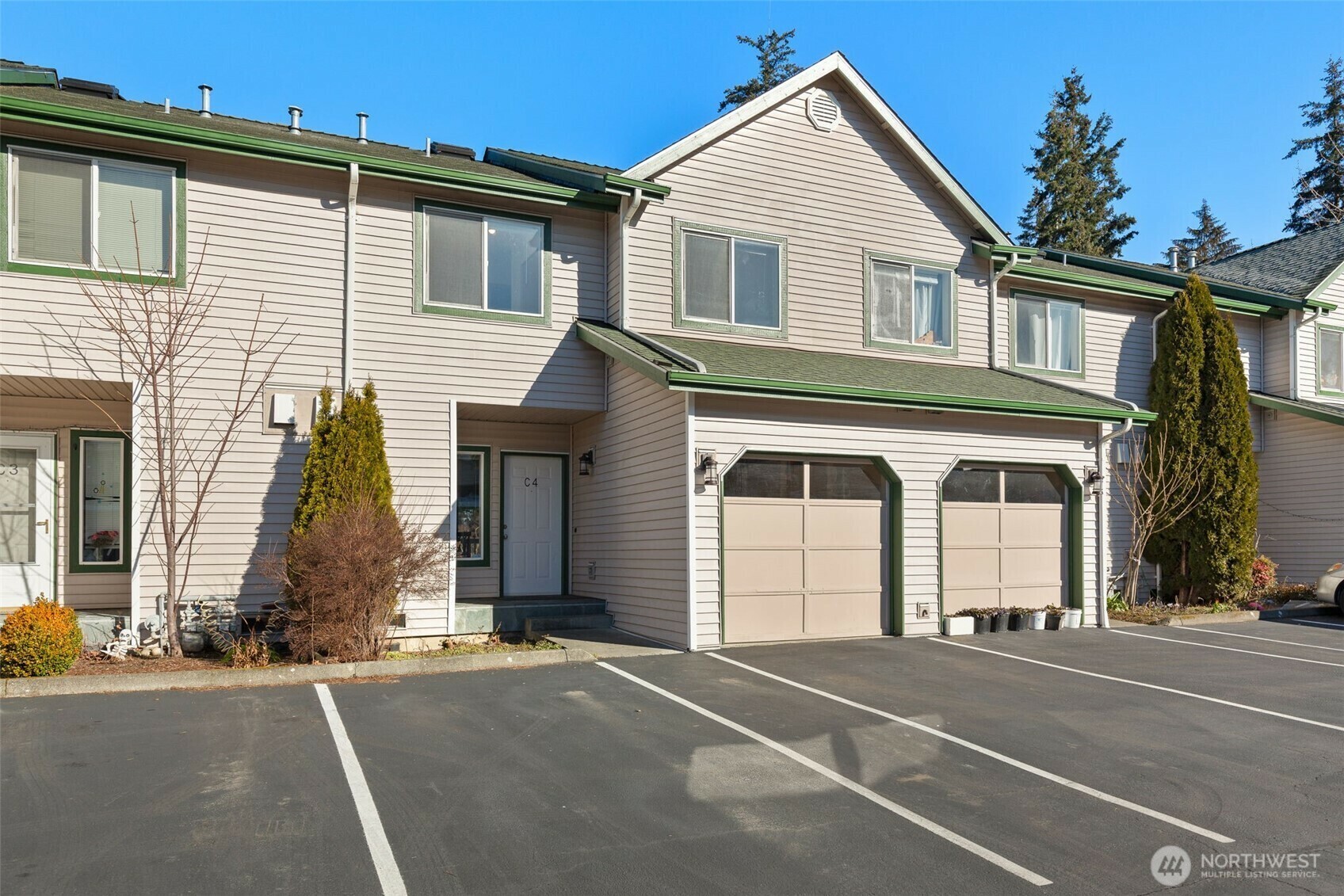 Property Photo:  15815  Admiralty Way C4  WA 98087 