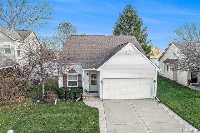 Property Photo: 501 Mill Pond Drive MI 48430