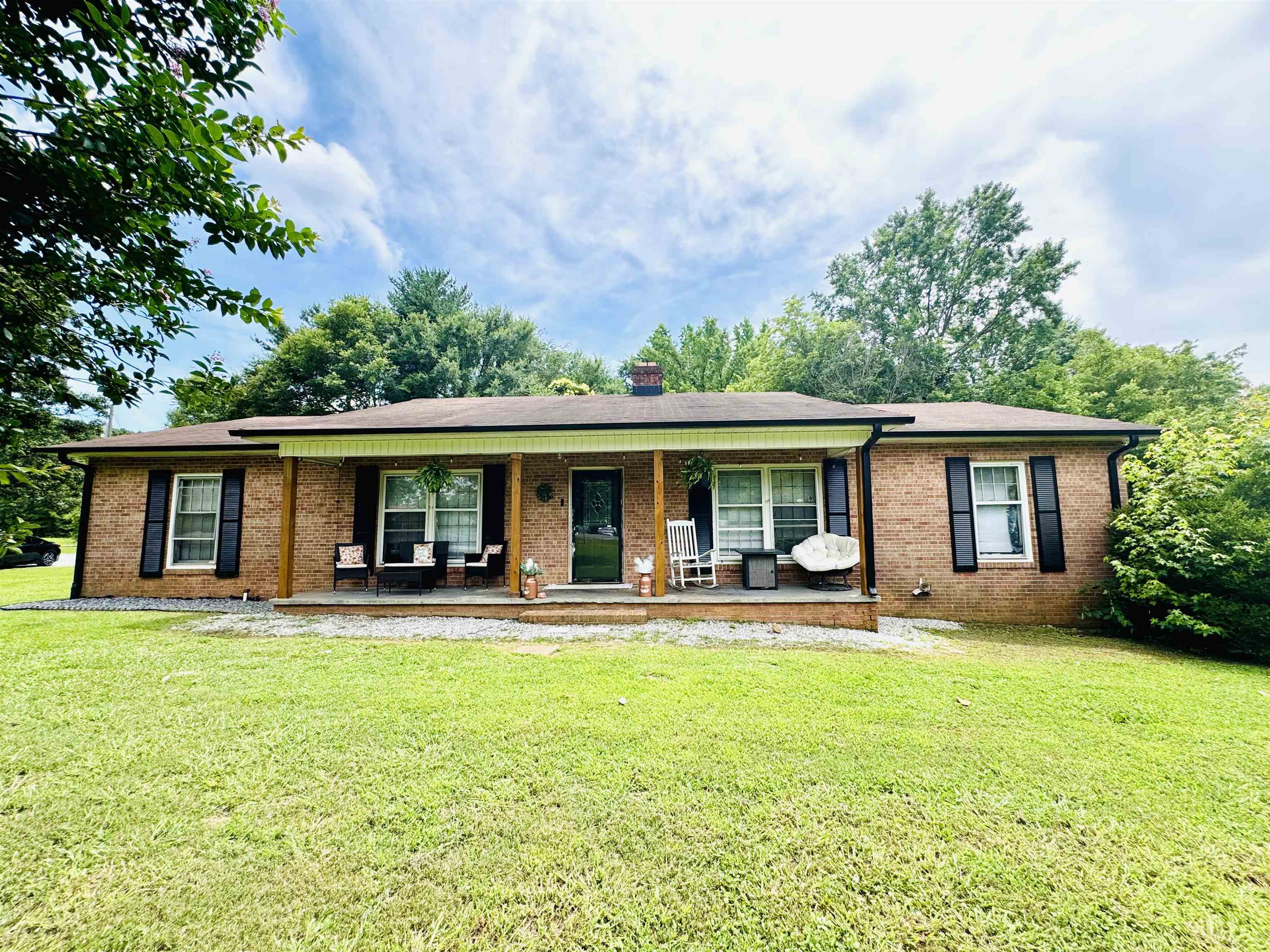 Property Photo: 196 Garvin Lake Road SC 29340