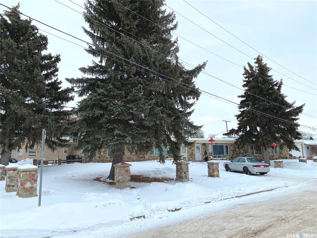 Property Photo: 597 Broadway Street W SK S0G 1S0