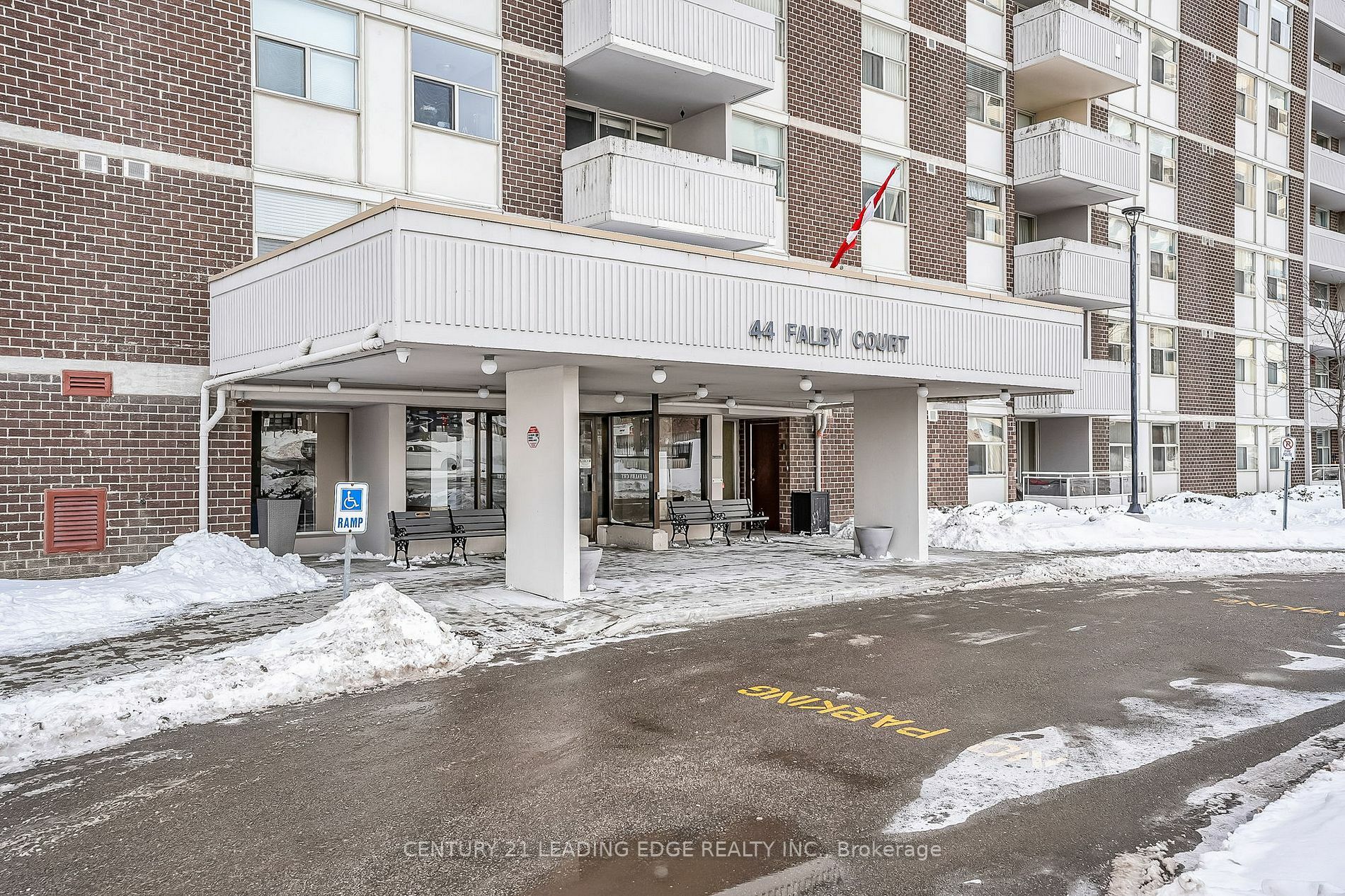 Photo de la propriété:  44 Falby Crt 309  ON L1S 3L1 