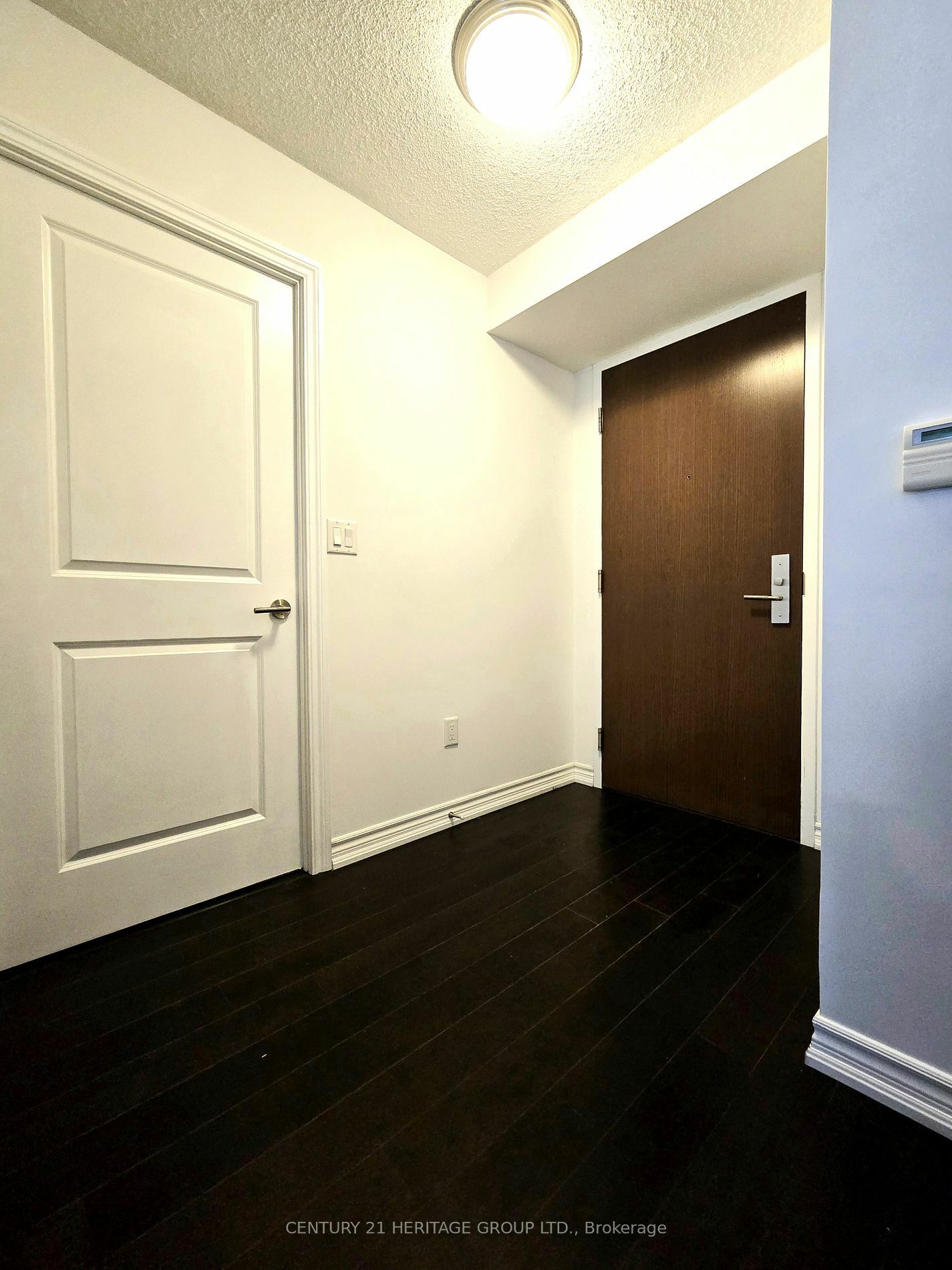 Property Photo:  386 Yonge St 1109  ON M5B 0A5 