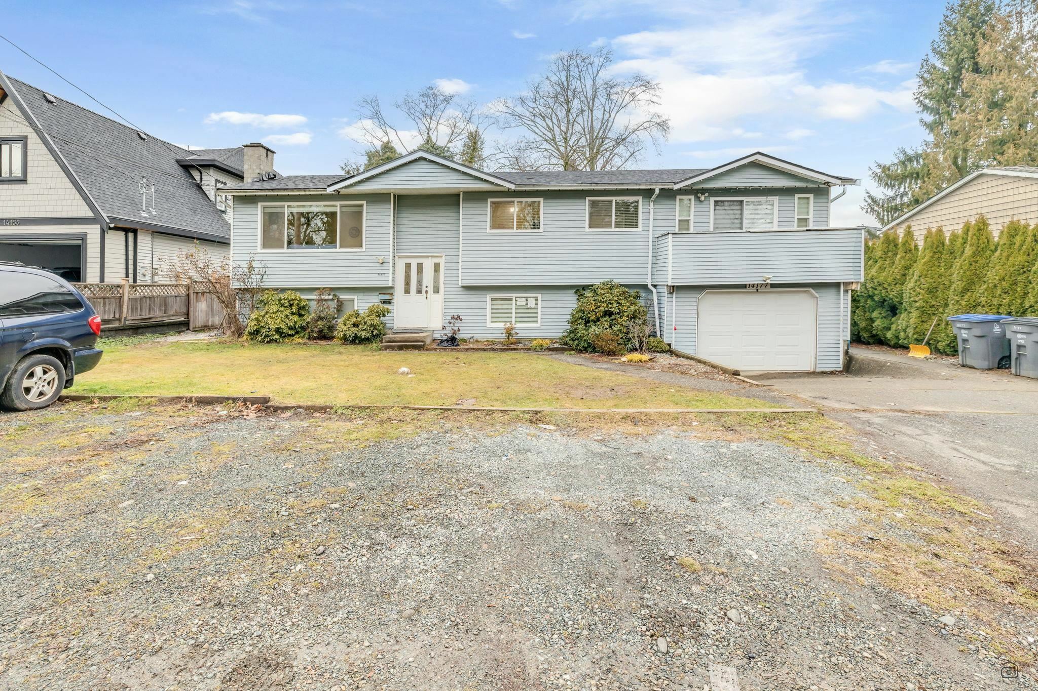 Photo de la propriété:  14177 75th Avenue  BC V3W 2S9 