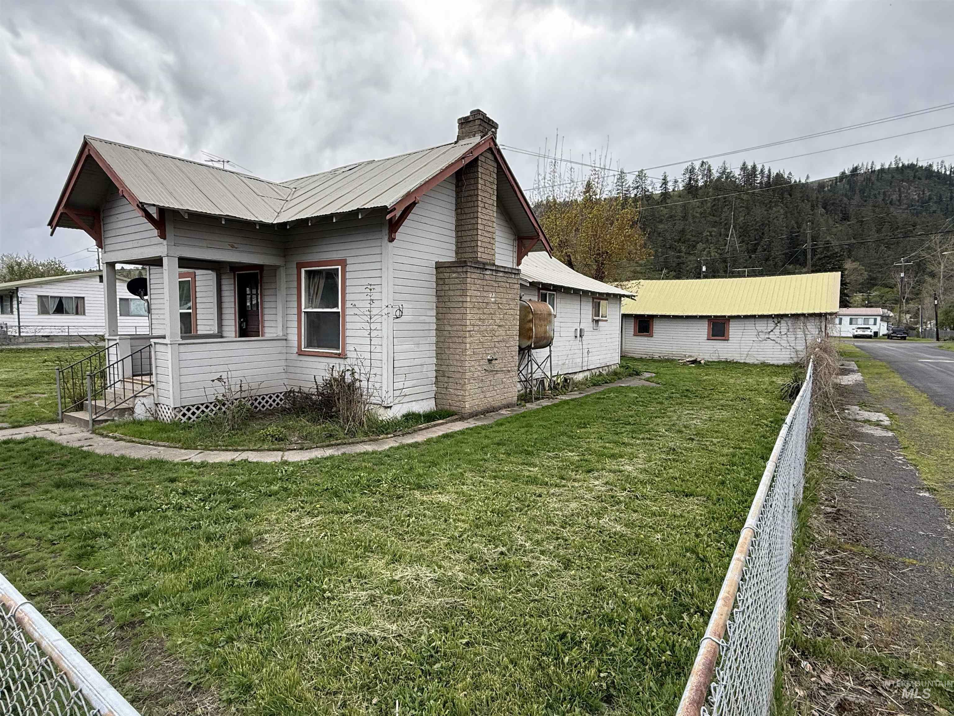 Property Photo: 202 S Main Street ID 83539