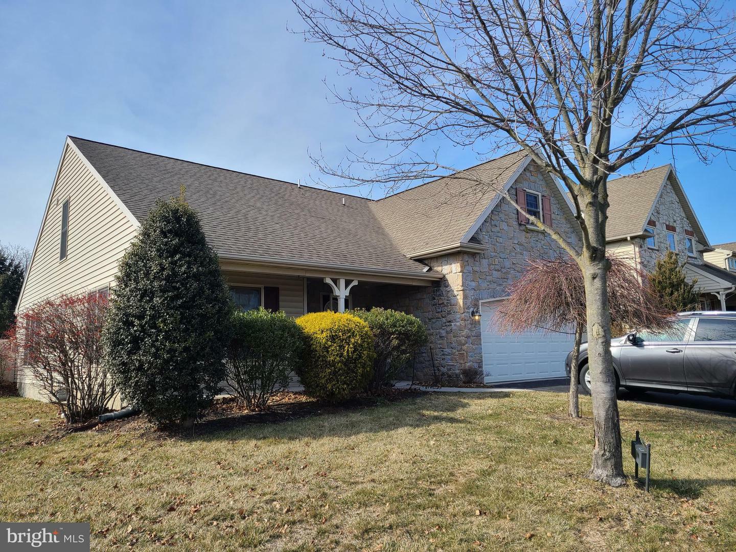 Property Photo:  1062 Cambridge Drive  PA 17545 