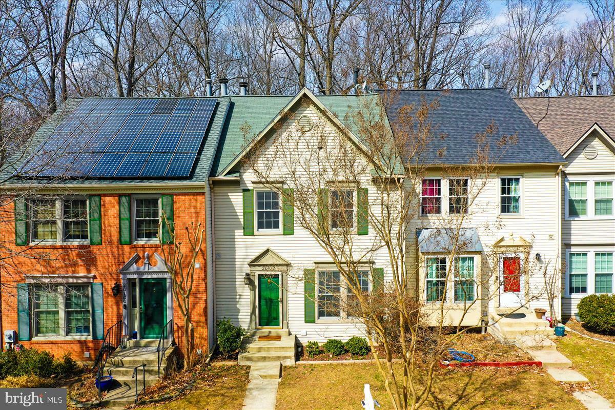 Property Photo: 20102 Seabreeze Court MD 20874