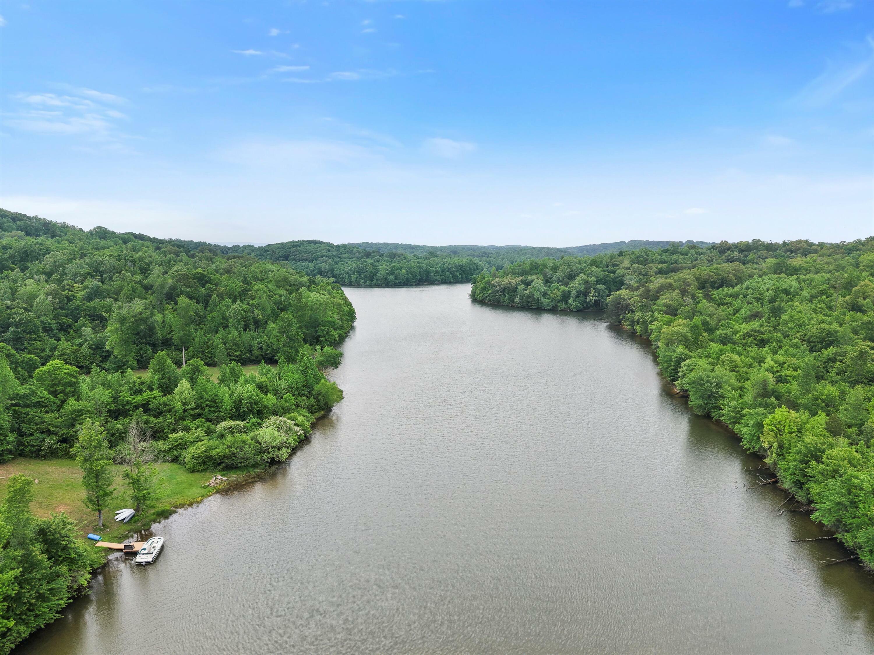 Property Photo: 7404 Woodland Bay Drive TN 37341