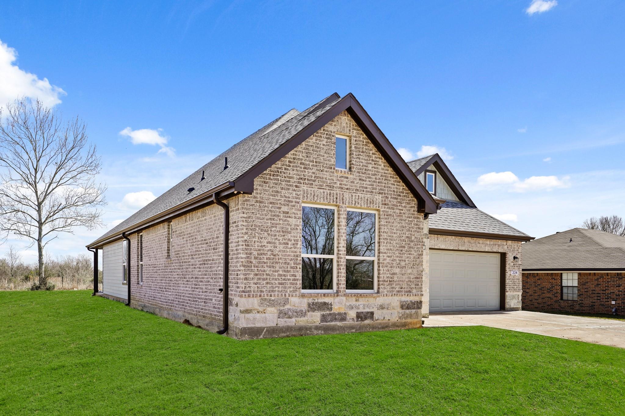 Property Photo: 224 Alleda TX 77484