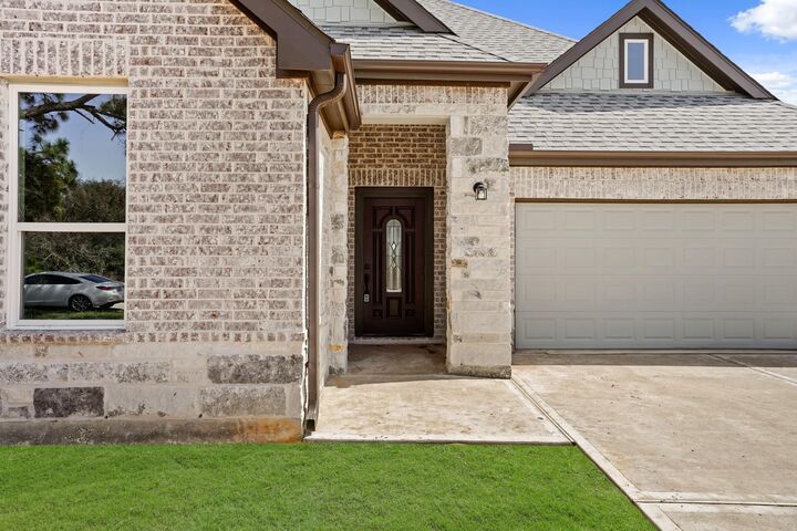 Property Photo:  224 Alleda  TX 77484 