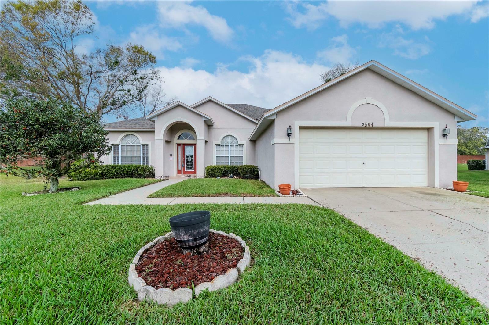 Property Photo:  8604 Herons Cove Place  FL 33647 