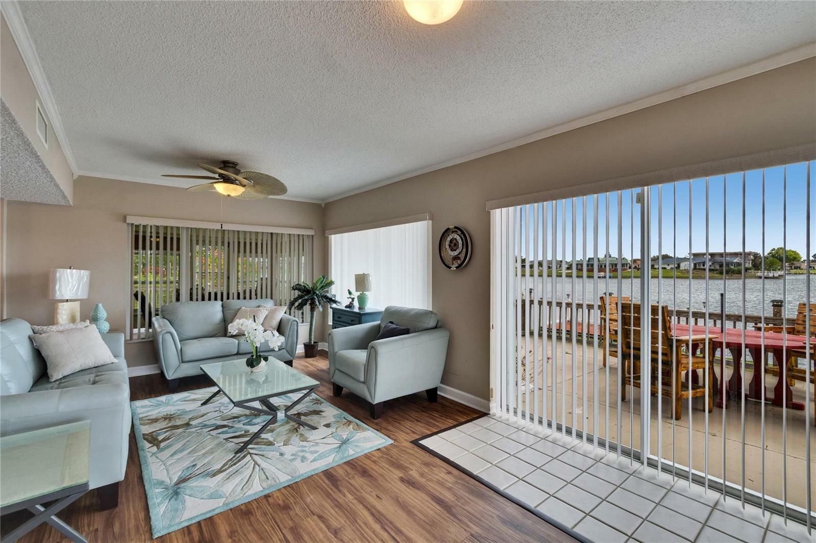 Property Photo: 1518 New Bedford Drive FL 33573