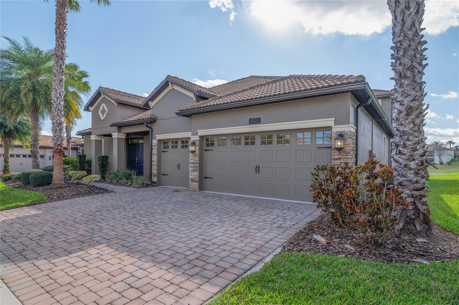 Property Photo: 1420 Mickelson Court FL 33896
