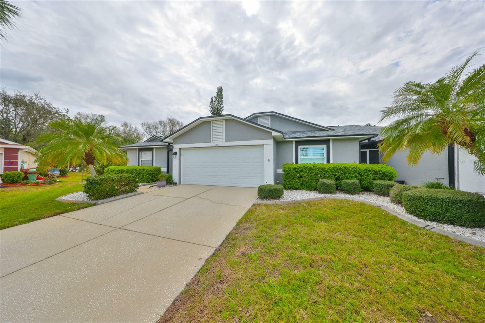 Property Photo:  1604 Azalea Landings Court  FL 33573 