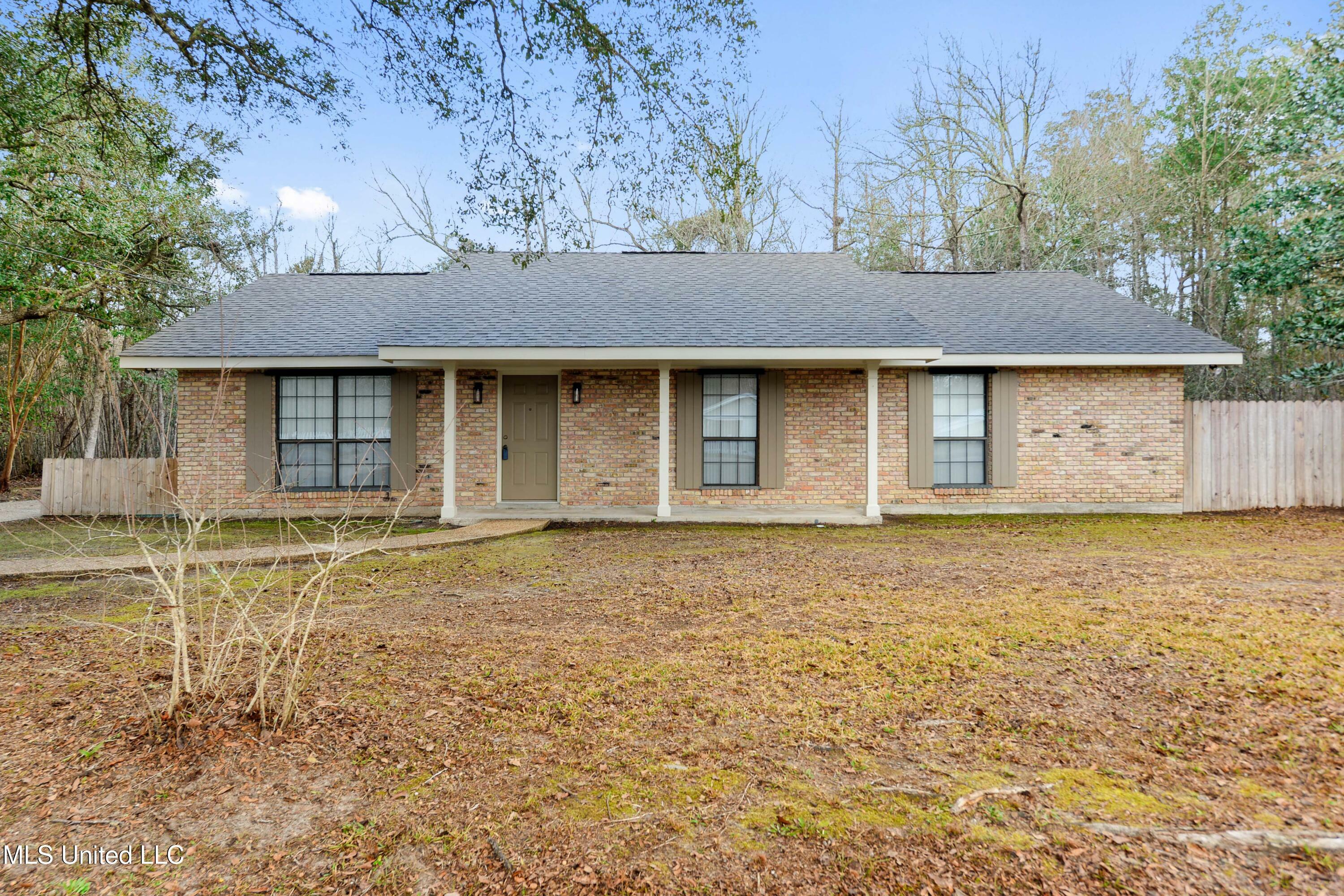 Property Photo:  702 Nicholson Avenue  MS 39576 