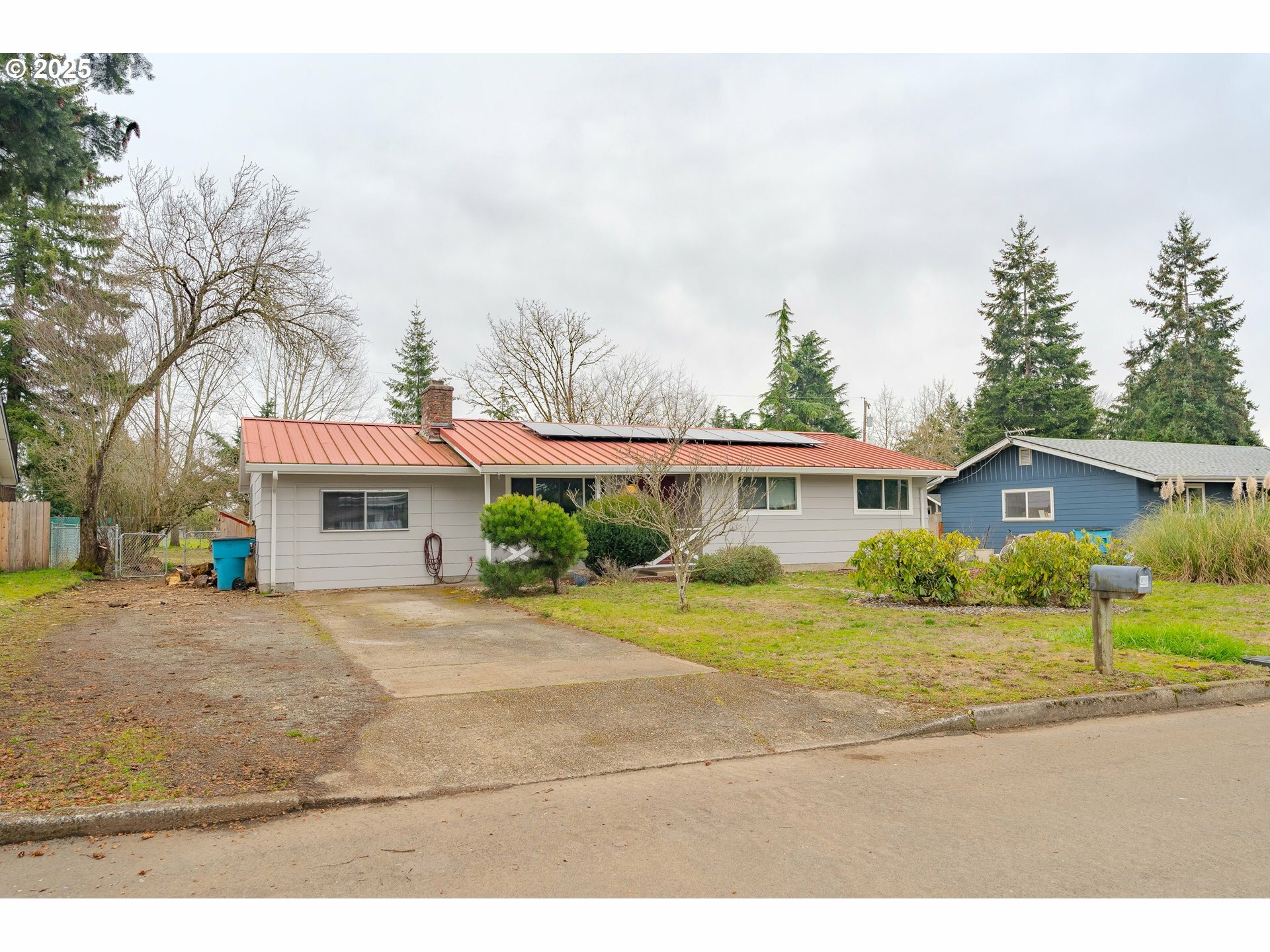 Property Photo:  807 SE 105th Ave  WA 98664 