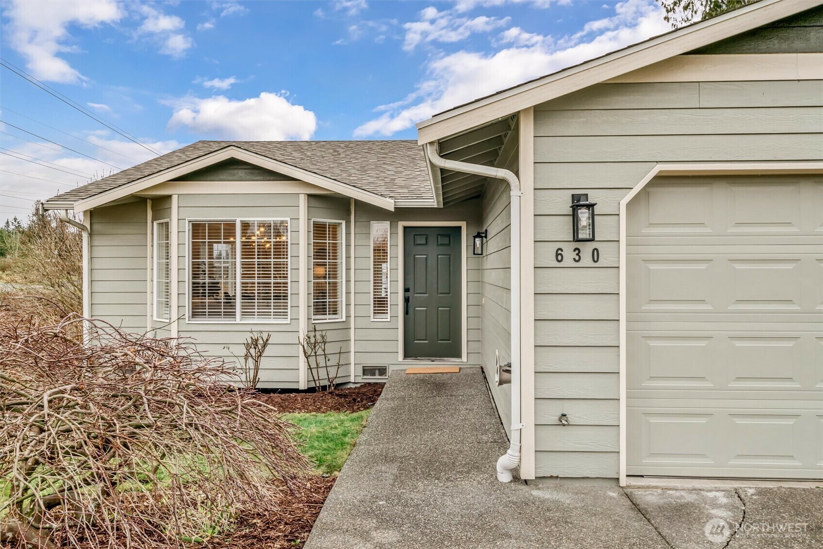 Property Photo:  630  87th Drive SE  WA 98258 