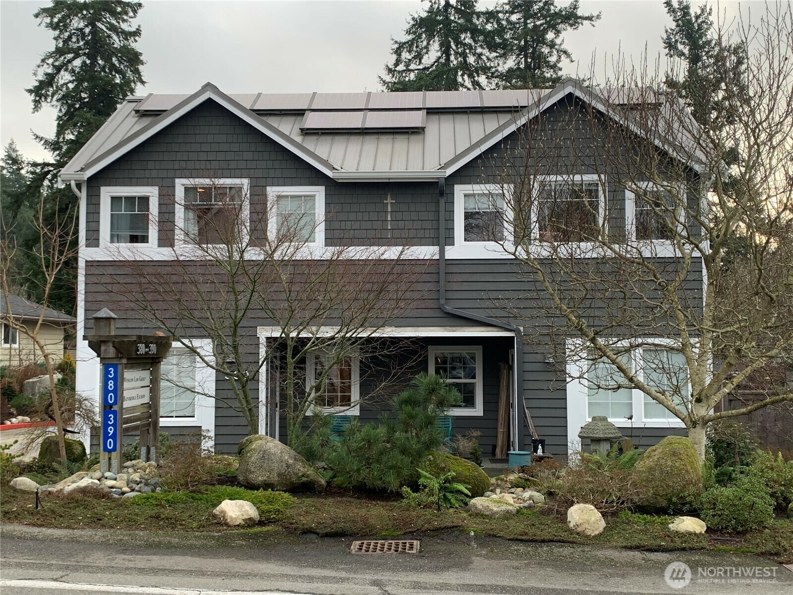 Property Photo:  348  Ericksen Avenue NE  WA 98110 