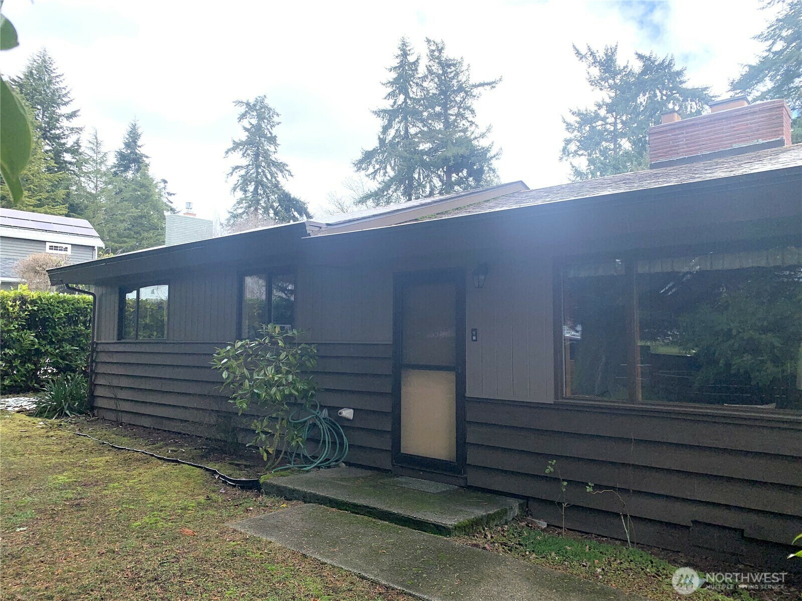 Property Photo:  348  Ericksen Avenue NE  WA 98110 