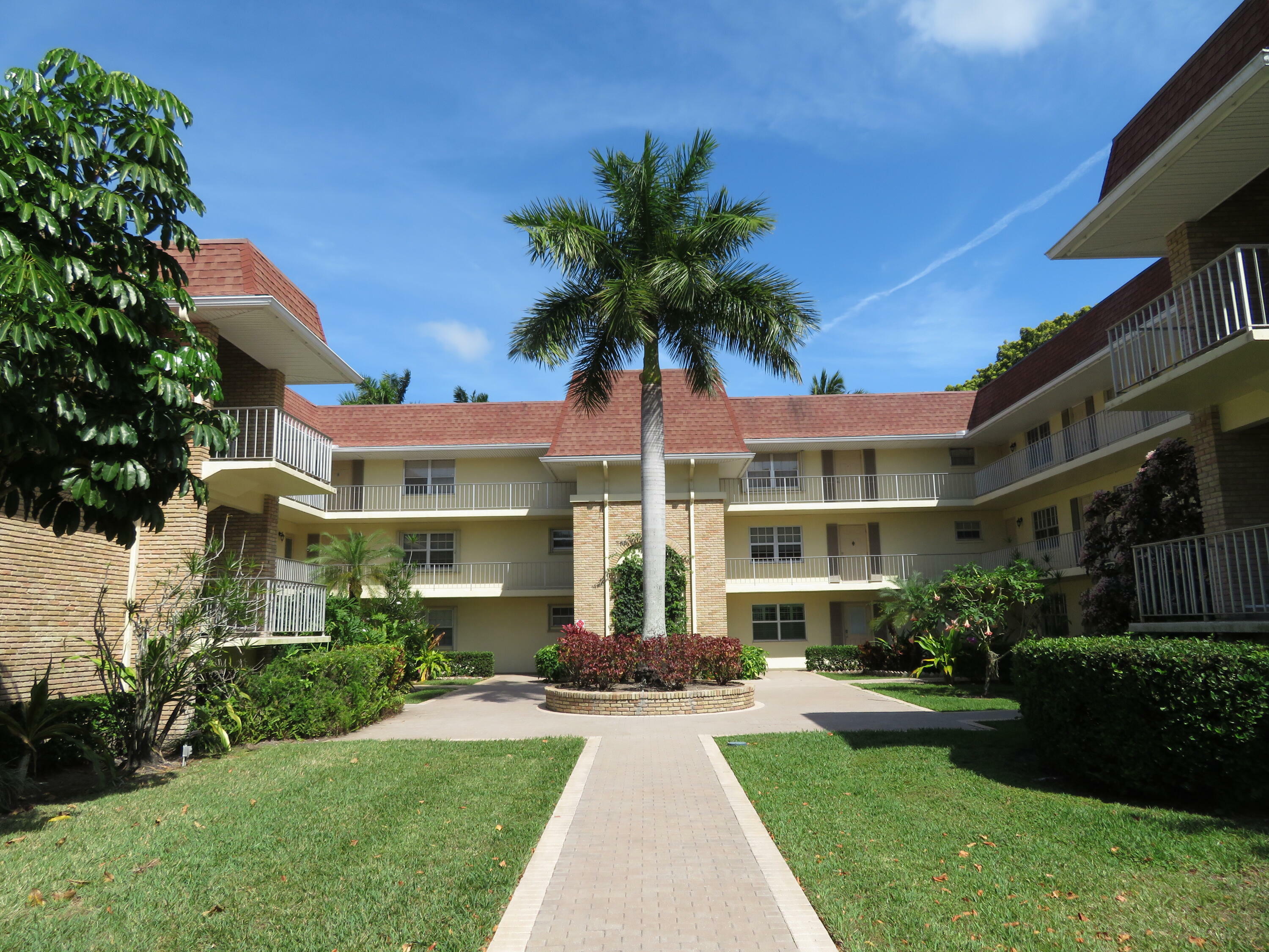 Property Photo: 5580 Tamberlane Circle 334 FL 33418