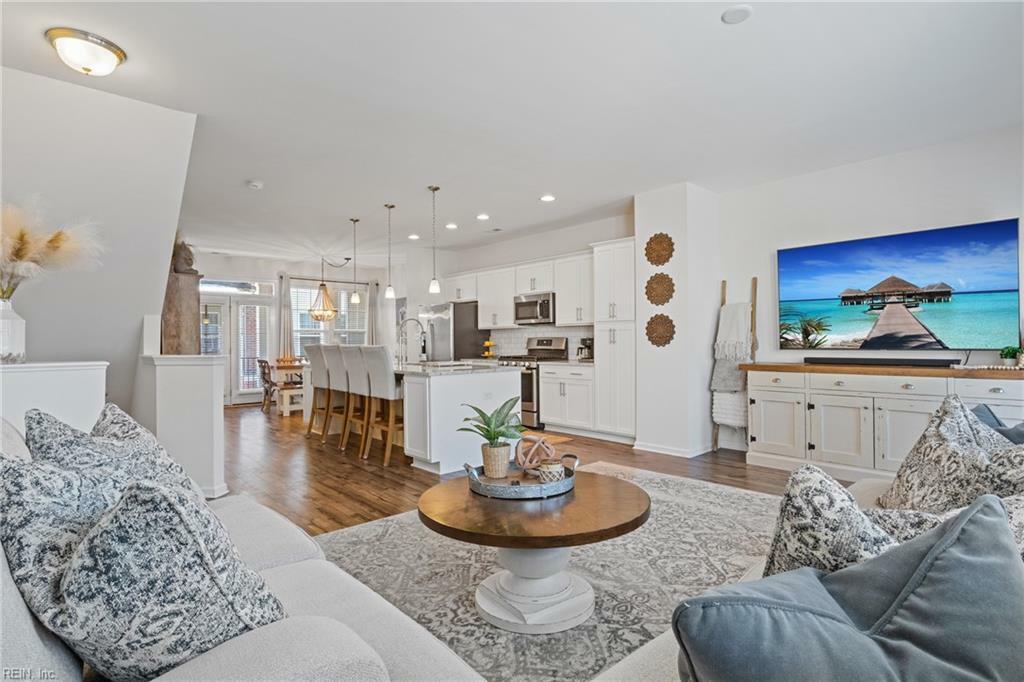 Property Photo: 502 Violet Ct VA 23602