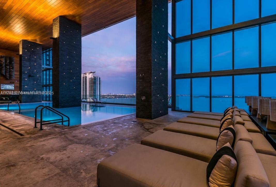 Property Photo:  1451 Brickell Ave 1002  FL 33131 