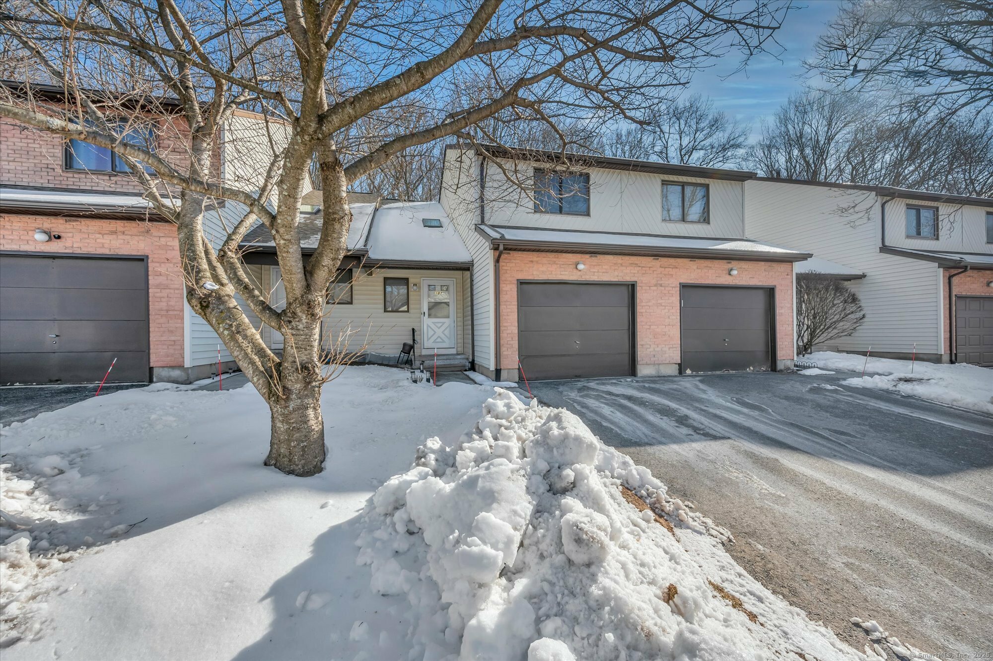 Property Photo:  183 Oak Forest Drive  CT 06040 