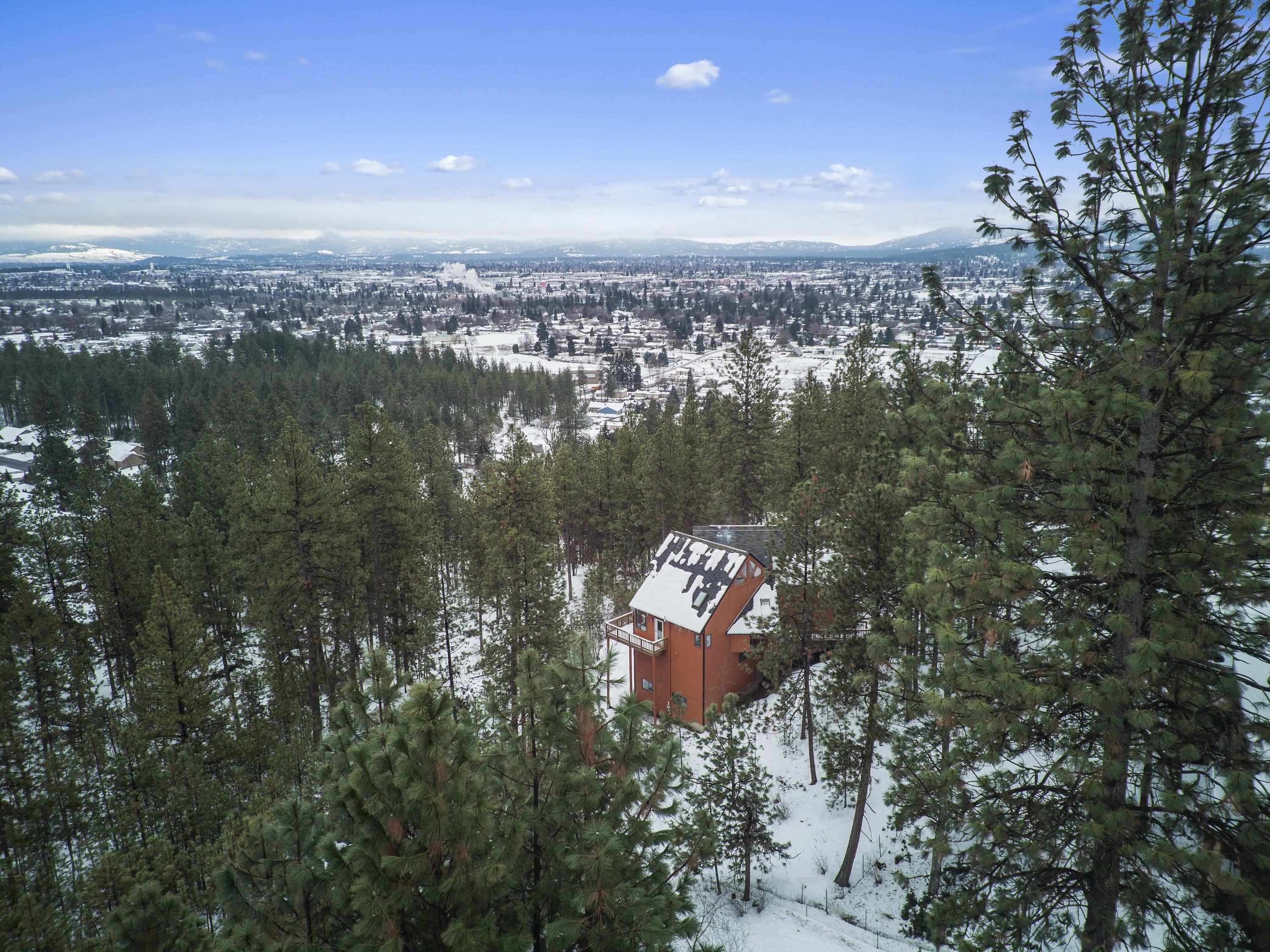 Property Photo:  4926 N Northwood Dr  WA 99212 